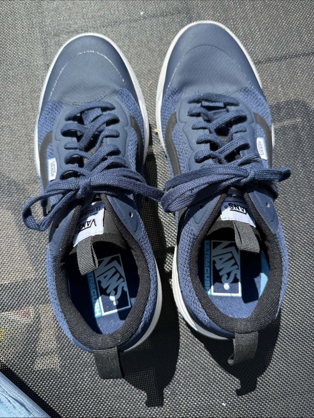 Vans Men’s Navy and White Low-Top Lace-Up Sneakers